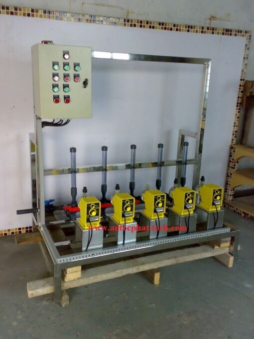 CHEMICAL FEED SKIDS
