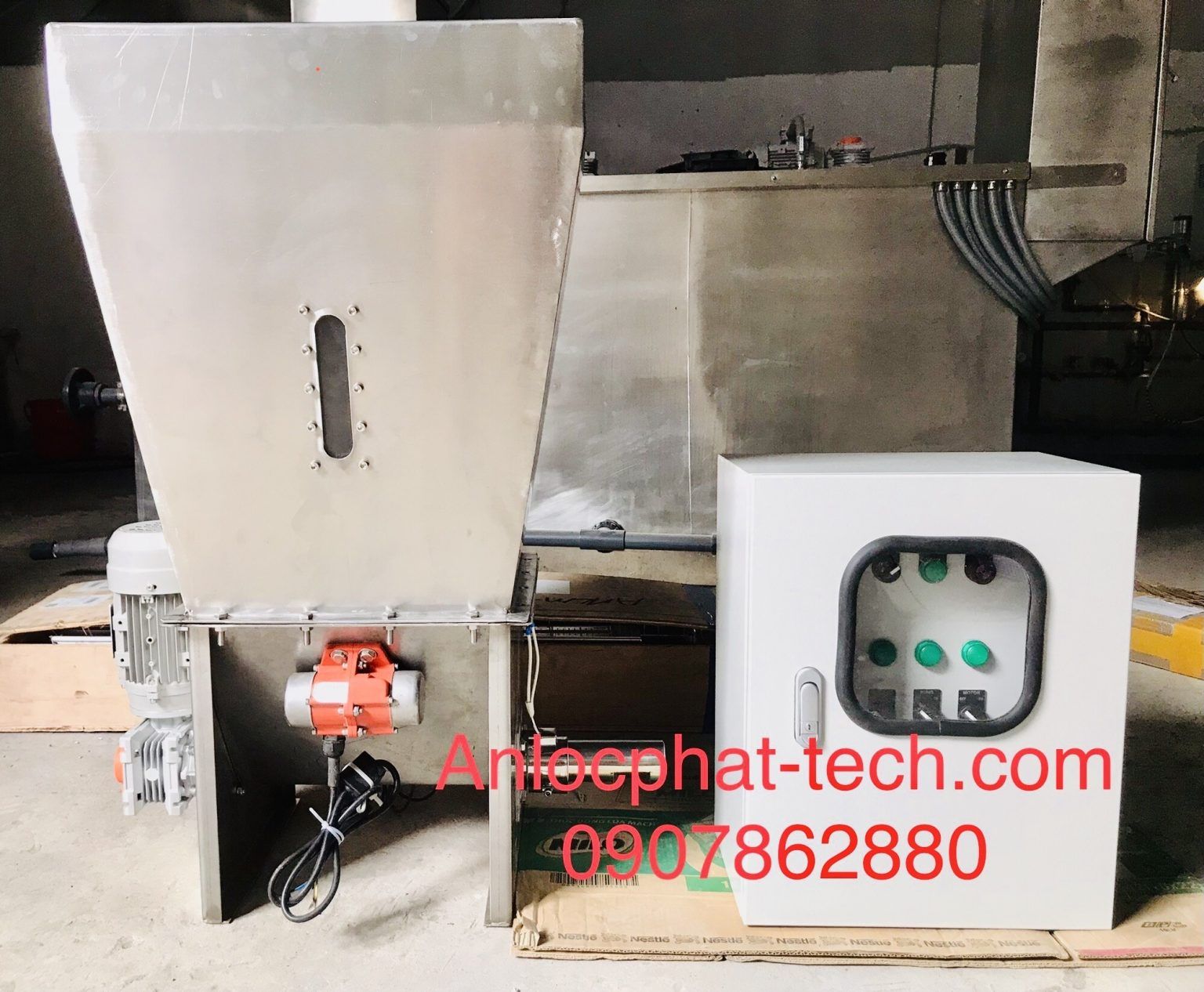 Dry Material Feeder